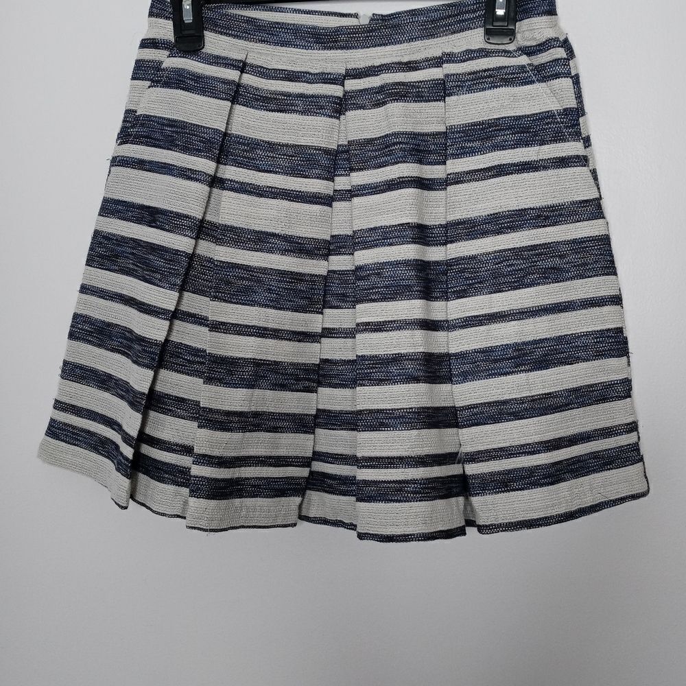 Cupcakes & Cashmere skirt size 8